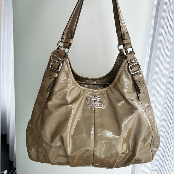 COACH 876 Maddie Madison Patent Leather Purse (includes original bag & tag) - Picture 1 of 8